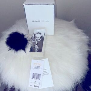 MICHAEL KORS KEY CHARMS NWT BLACK & WHITE.